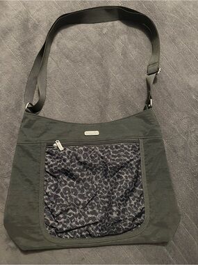 Baggallini Olive Crossbody with Gray Leopard Pocket